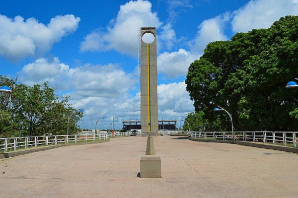 Monumento do Marco Zero em Macapá, que marca a passagem do paralelo de 0º (Linha do Equador).
