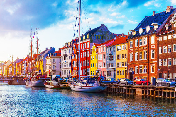 Vista do cais de Nihavn, em Copenhague.