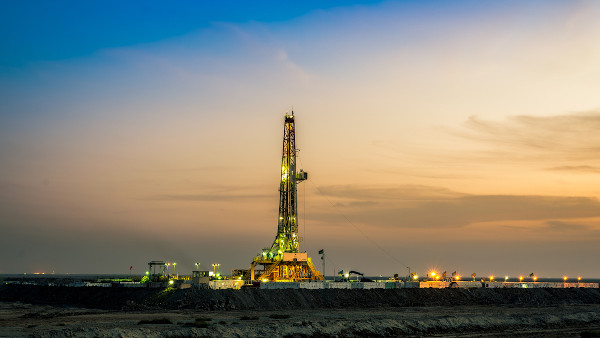 Campo de exploração de petróleo em Basra, no sul do Iraque.