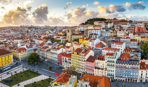 Paisagem de Lisboa, capital e cidade mais populosa de Portugal.