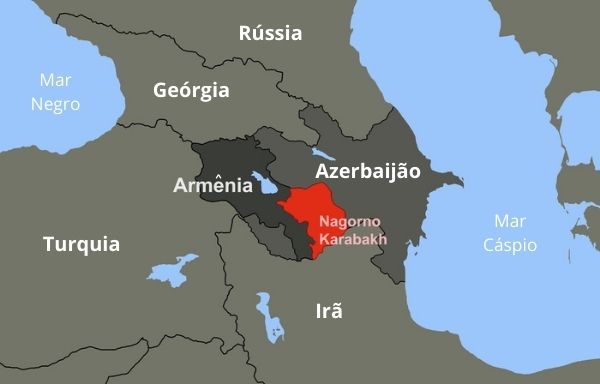 Mapa com a localização do território de Nagorno-Karabakh na região do Cáucaso.