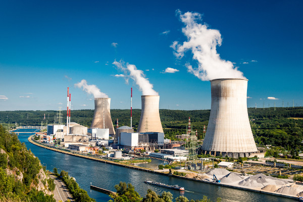 Central Nuclear de Tihange, na Bélgica, exemplo de lugar que produz energia nuclear.
