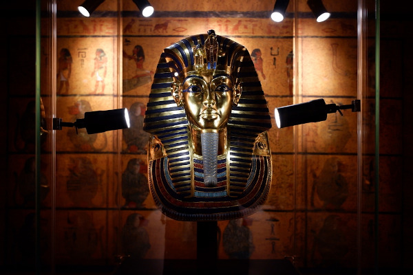 Máscara mortuária de Tutancâmon, em Moscou, na Rússia, uma importante arte egípcia do Período Intermediário.