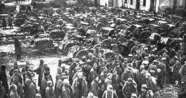 Prisioneiros russos capturados em 1914, após a Batalha de Tannenberg, uma das principais batalhas da Primeira Guerra Mundial.
