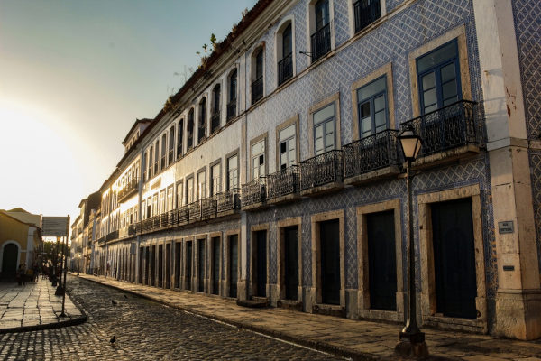 Rua Portugual em São Luís ao final da tarde