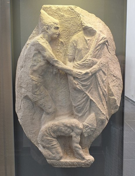 Fragmento de relevo mostrando uma cerimônia onde dois escravos são alforriados na Roma Antiga. [2]
