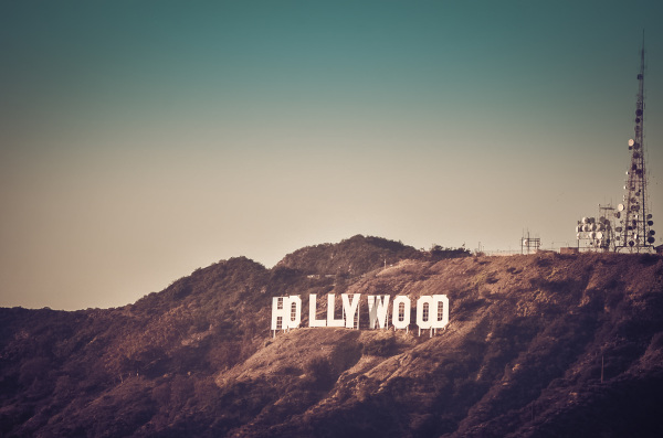 Letreiro de Hollywood, em Los Angeles, um símbolo da indústria cultural.