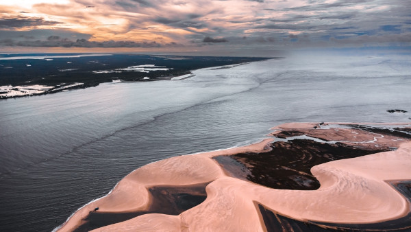Paisagem no delta do Rio Parnaíba, um dos principais rios do Brasil.