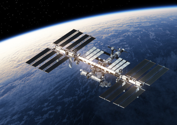 Estação Espacial Internacional em órbita na termosfera, uma das camadas da atmosfera terrestre.