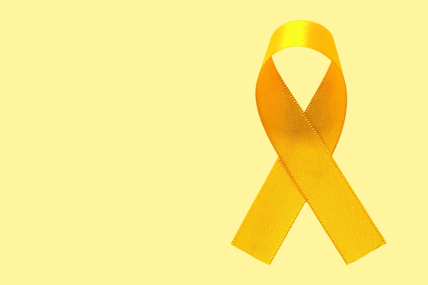Laço de cor amarela, o símbolo do Maio Amarelo.
