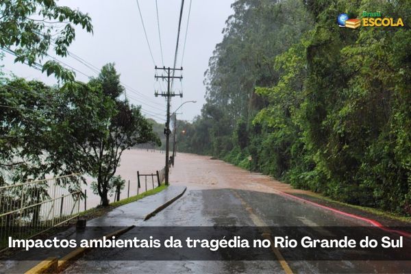 Inundação de rodovia por causa de enchente de rio no Rio Grande do Sul