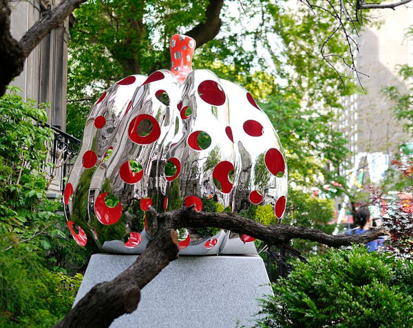 “Pumpkin”, de Yayoi Kusama, um exemplo de arte contemporânea.