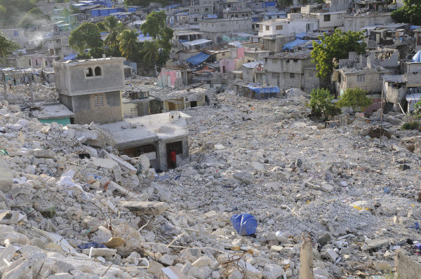 Terremoto no Haiti em 2010, o quinto maior desastre natural da História.