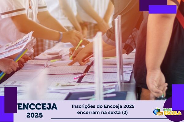 Pessoas realizando inscrições. Texto na imagem: Inscrições do Encceja 2025 encerram na sexta (2)