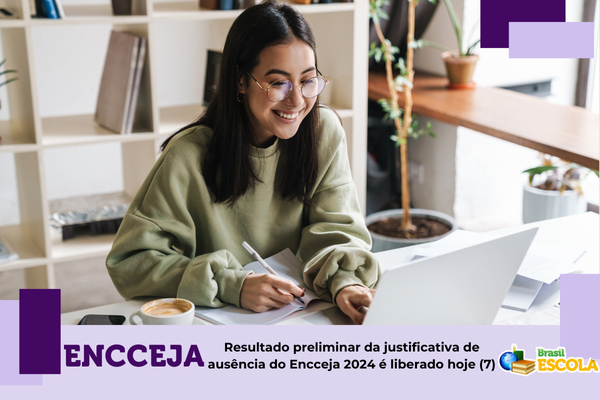 Estudante no computador. Texto: Título da notícia