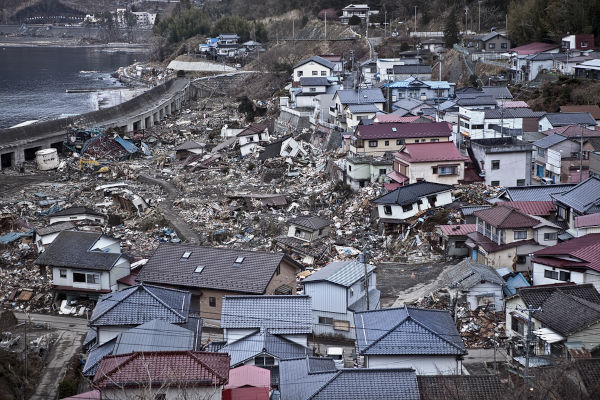 Vista aérea da destruição causada por terremoto no Japão, em 2011, um dos maiores terremotos do mundo.