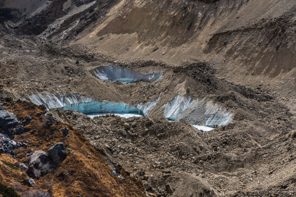 Camada de gelo que compõe o solo de regiões de clima polar.