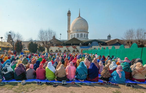 Manifestação religiosa muçulmana (islamismo) na Caxemira.