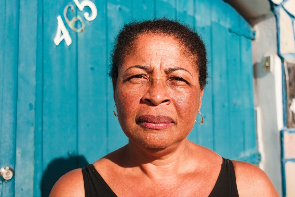 Mulher de cor parda, resultado da miscigenação étnica no Brasil.