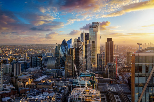 Vista da cidade de Londres, uma metrópoles e uma cidade global.