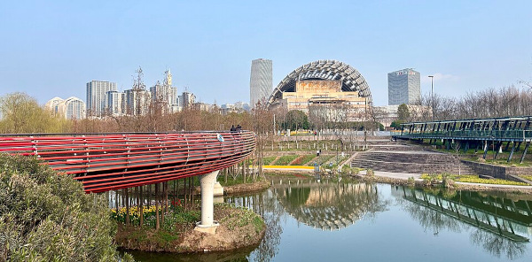 Jardim de chuva, um exemplo de infraestrutura da cidade-esponja.