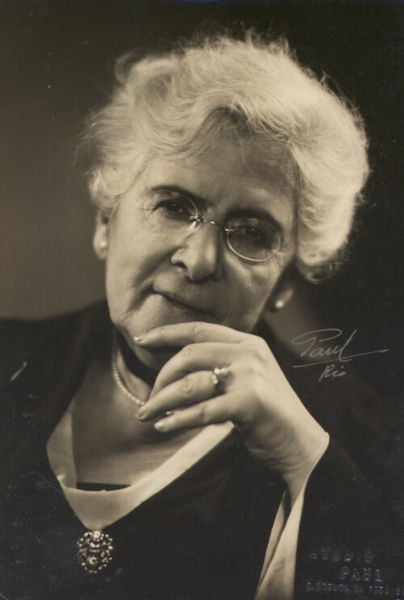 A escritora Júlia Lopes de Almeida.