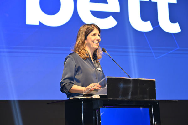 Claudia Valério, diretora-geral da Bett Brasil. Foto: Bett Brasil.