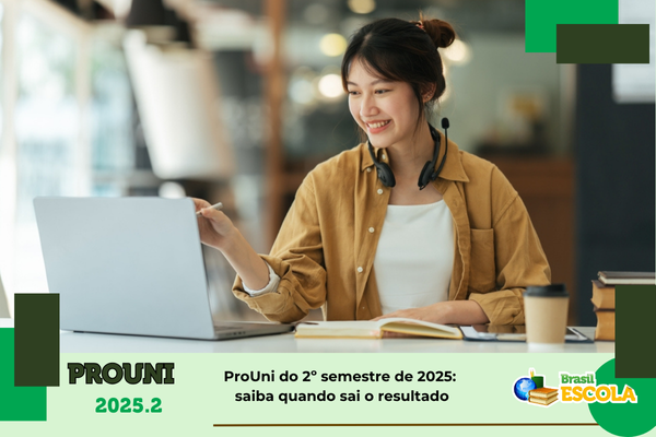dois empresários sentados conversando