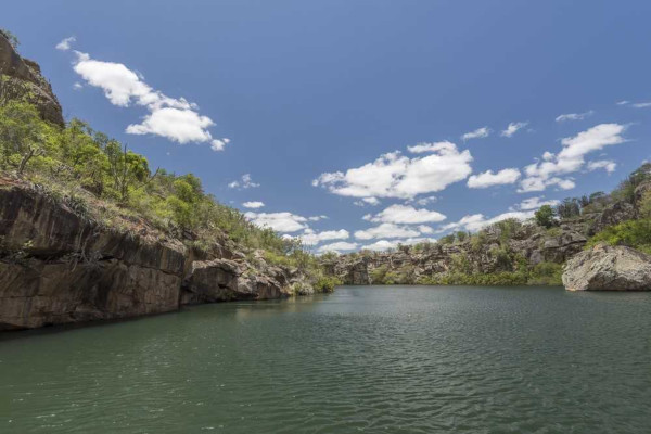 Rio São Francisco, um dos poucoss rios perenes da caatinga.