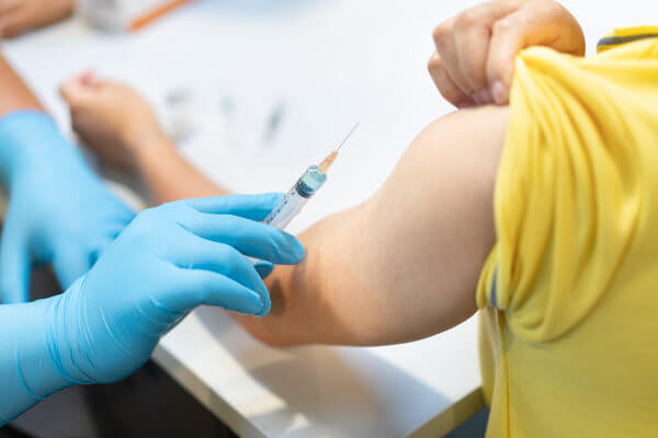O sarampo é uma doença que pode ser prevenida por meio da vacina.