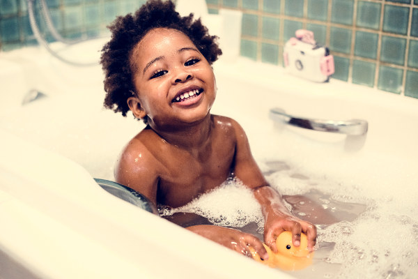 A higiene infantil é fundamental para evitar doenças.