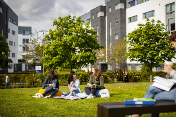 Campus da Queen Margaret University (QMU).