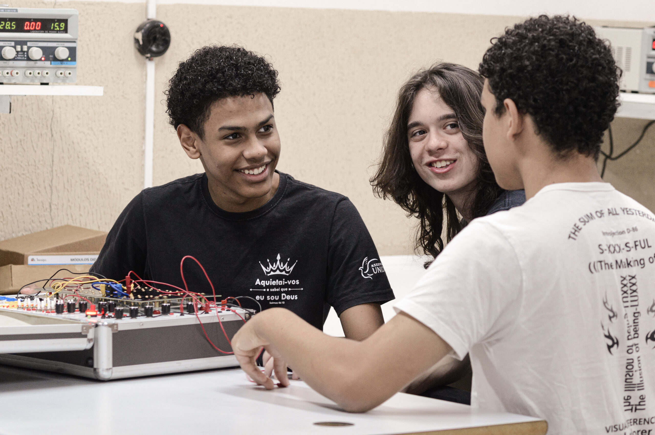 Estudantes de cursos técnicos da Etec (SP).