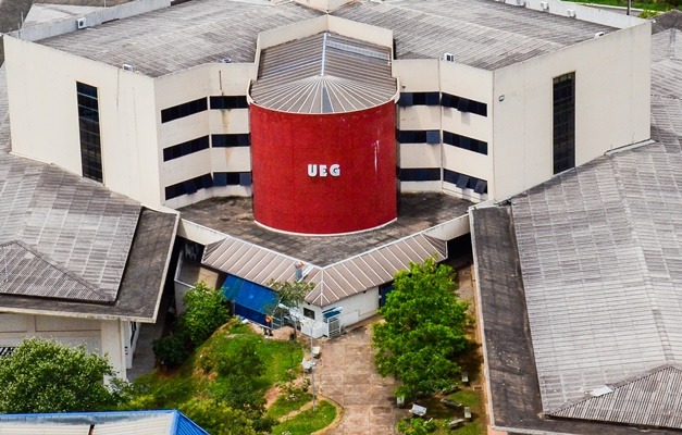 Vista aérea do campus da UEG em Anápolis.