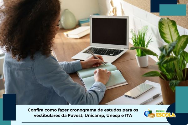 Estudante em mesa de estudos