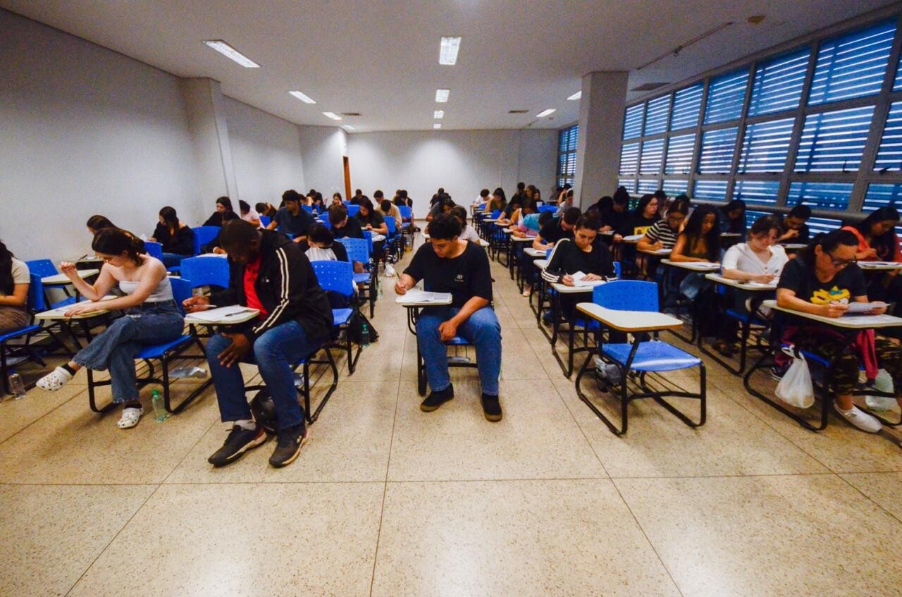Candidatos em dia de prova da UFG
