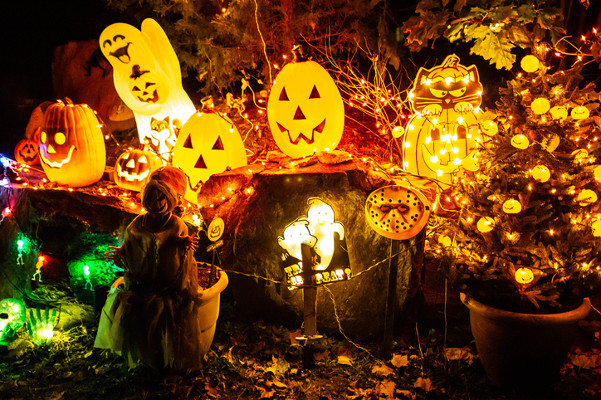 Metrópole promove festa de Halloween com tema de 'Era das Bruxas